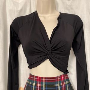 NWOT Black Fabletics Versatile Twist Crop